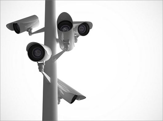 تصویر با کیفیت از دوربین های مداربسته نصب شده روی پایه