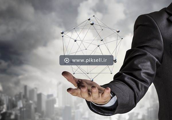 عکس با کیفیت از شبکه مش و اینترنت روی دست و بکگراند شهر