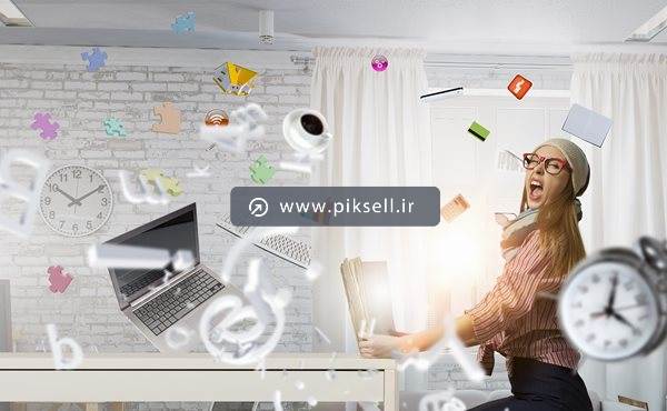 عکس با کیفیت فانتزی از دختر جوان و لپ تاپ و فنجان و علائم کیبورد در هوا