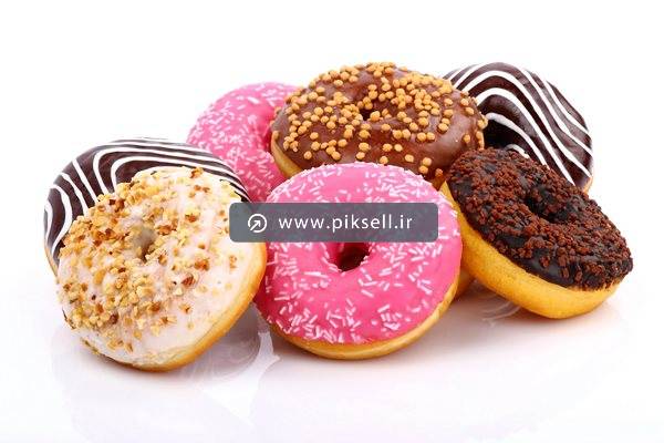 دانلود عکس با کیفیت از دونات های شکلاتی خوشمزه