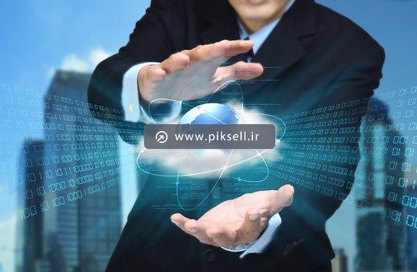 دانلود عکس با کیفیت از کره زمین و ابر بین دو کف دست