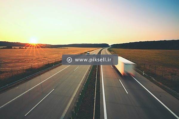 دانلود عکس با کیفیت از بزرگراه و اتوبان و حرکت ماشین و کامیون و غروب
