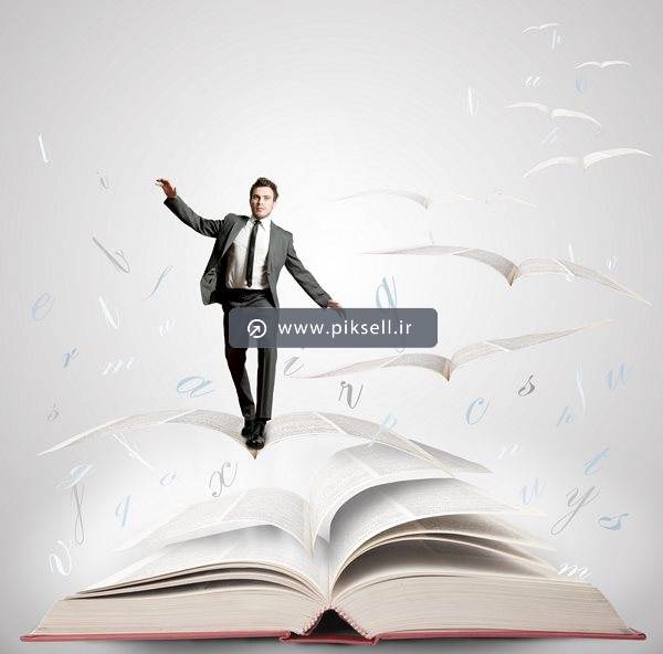 دانلود عکس با کیفیت مفهومی از راه رفتن مرد روی کتاب و برگه های جدا شده کتاب در حال پرواز